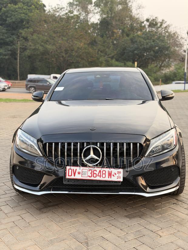 Mercedes-Benz C300 2016 Black