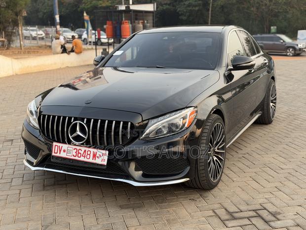 Mercedes-Benz C300 2016 Black