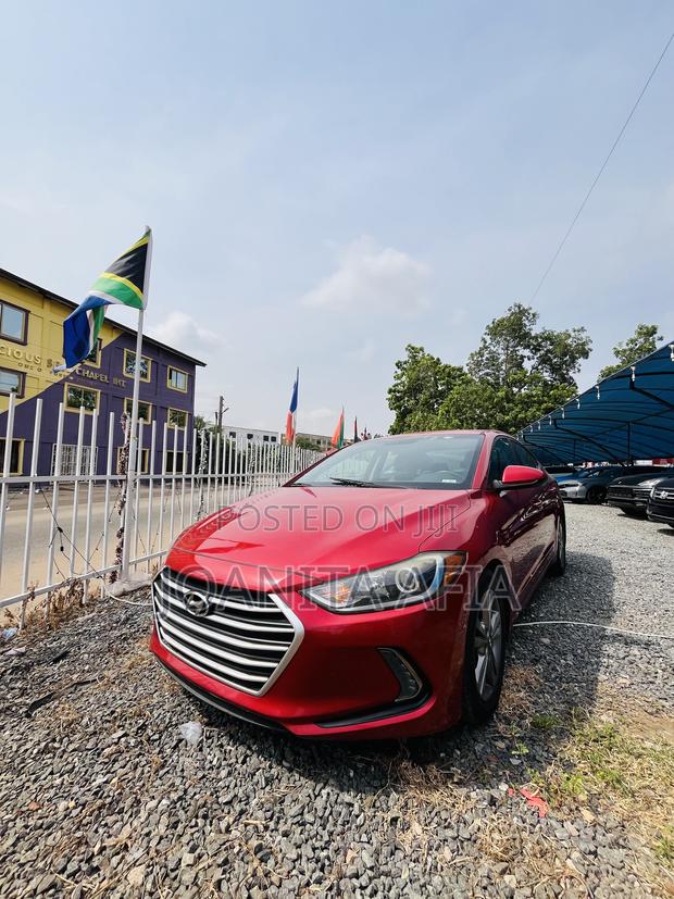 Hyundai Elantra SE Sedan FWD (2.0L 4cyl 6M) 2017 Red