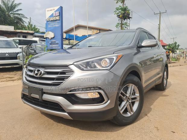 Hyundai Santa Fe SE AWD 2017 Gray