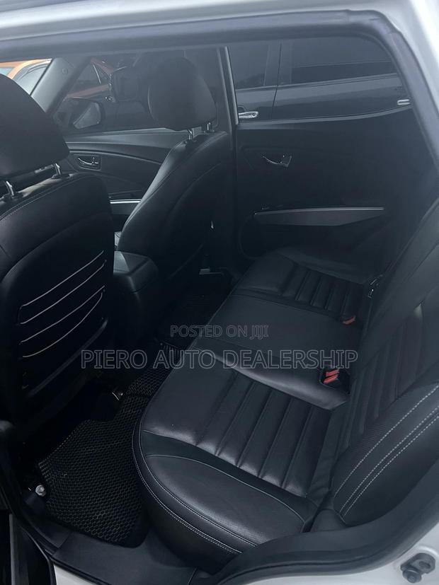 SsangYong Kyron 2017 White