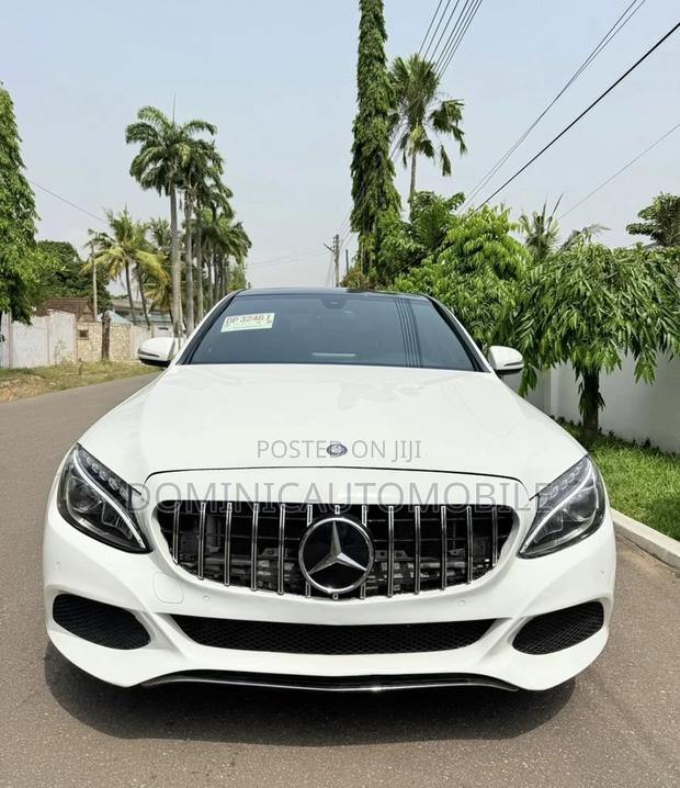 Mercedes-Benz C300 Luxury 4matic Sedan AWD (2.0L 4cyl 7A) 2017 White