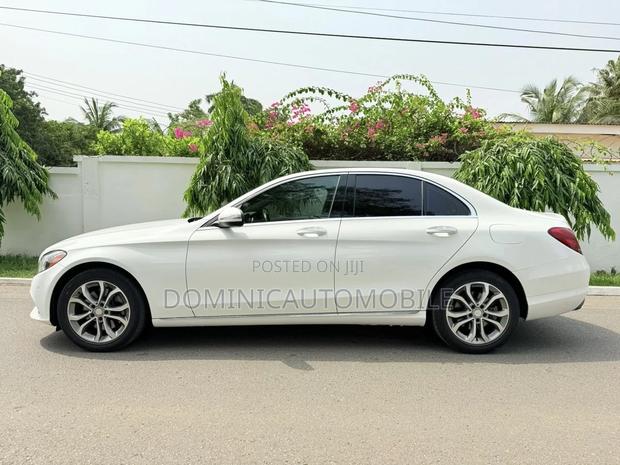 Mercedes-Benz C300 Luxury 4matic Sedan AWD (2.0L 4cyl 7A) 2017 White