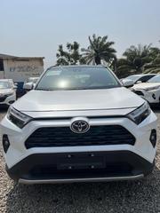 Toyota RAV4 XLE AWD 2023 White for sale