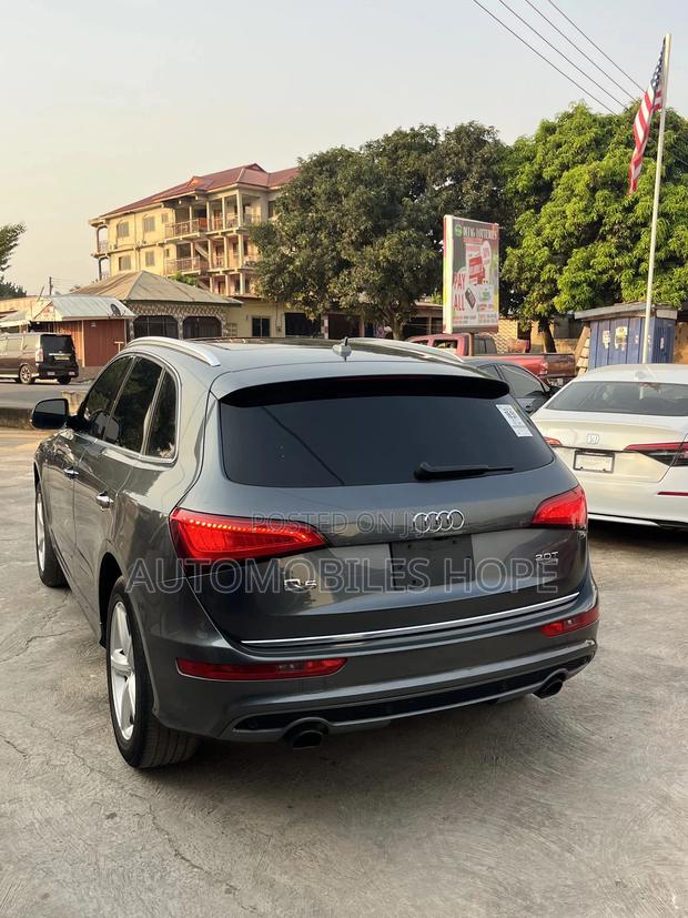 Audi Q5 2.0T Premium AWD quattro 2018 Gray