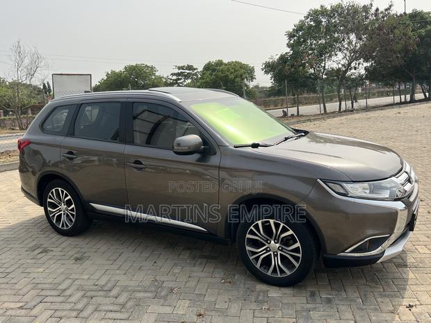 Mitsubishi Outlander SEL AWC 2018 Gray