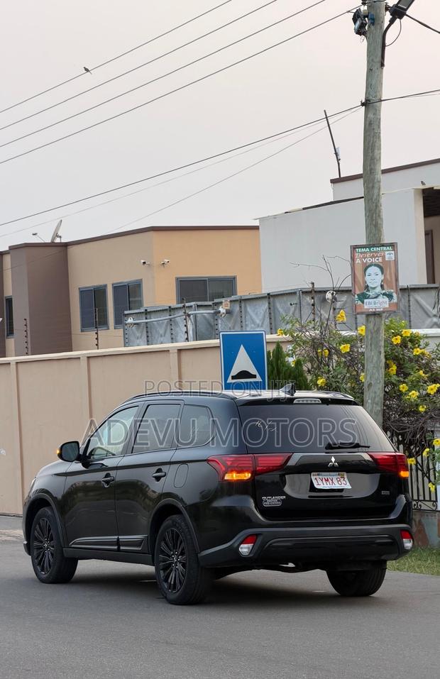 Mitsubishi Outlander 2020 Black