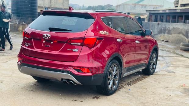 Hyundai Santa Fe SE Ultimate AWD 2018 Red