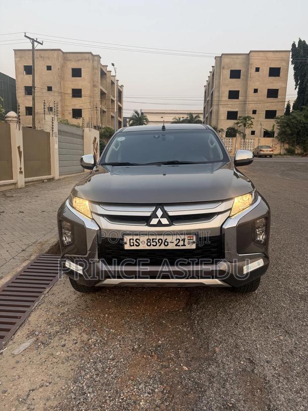 Mitsubishi L200 Sportero 2.4 Diesel 2021 Brown