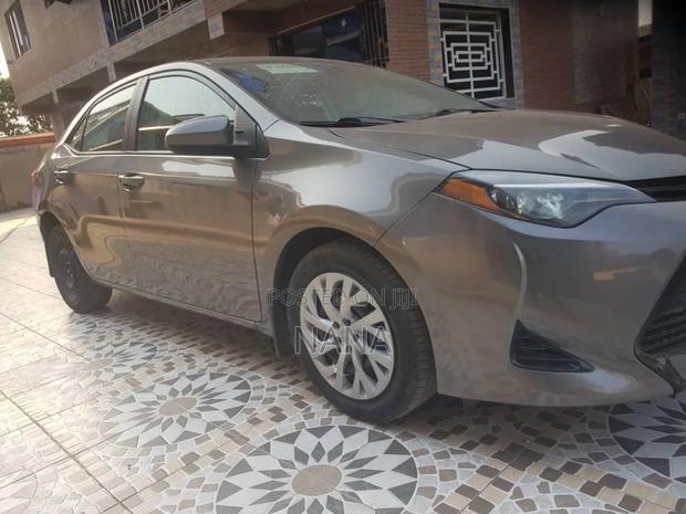 Toyota Corolla 2017 Brown
