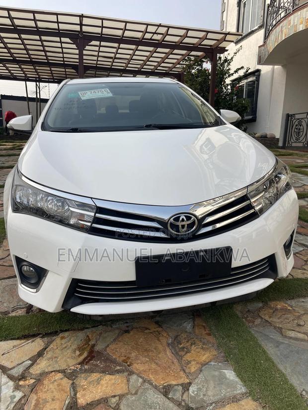 Toyota Corolla 2017 White