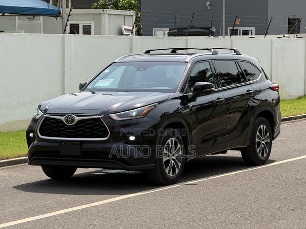 Toyota Highlander Limited 2021 Black