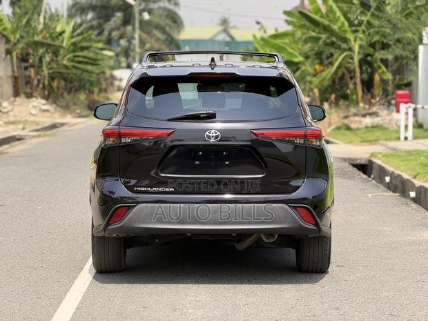 Toyota Highlander Limited 2021 Black