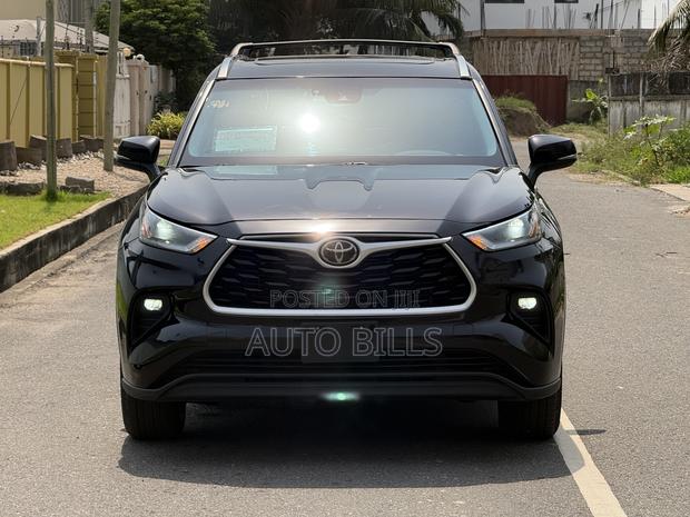 Toyota Highlander Limited 2021 Black