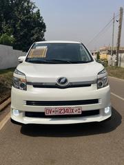 Toyota Voxy 2009 White for sale