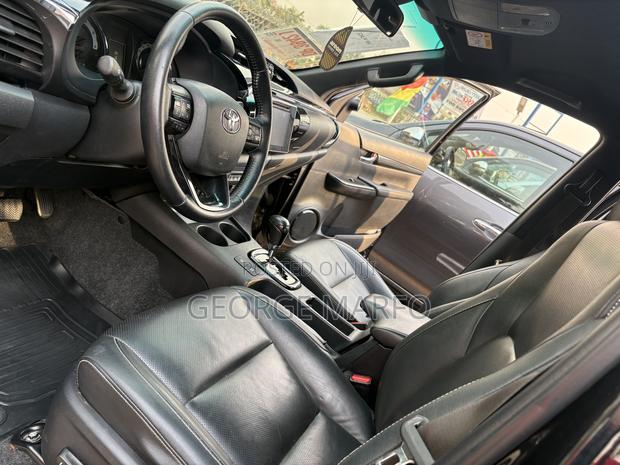 Toyota Hilux 2020 Black