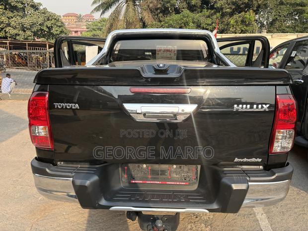 Toyota Hilux 2020 Black