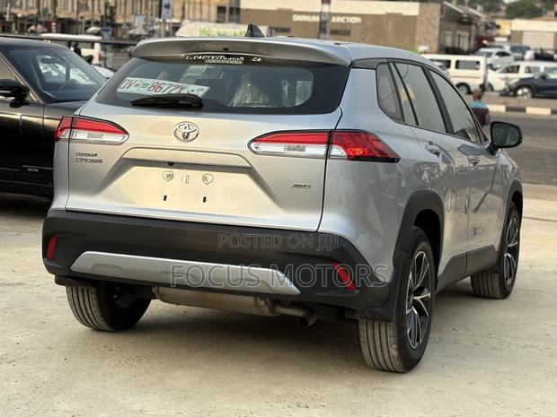 Toyota Corolla Cross 2024 Silver
