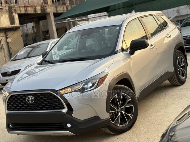 Toyota Corolla Cross 2024 Silver