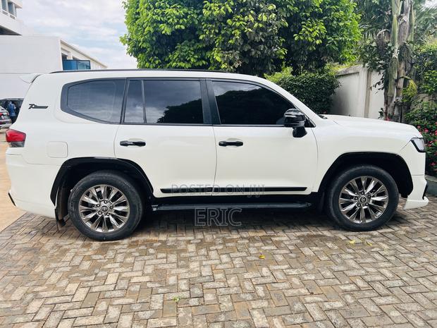 Toyota Land Cruiser 4.5 V8 GXR 2015 White
