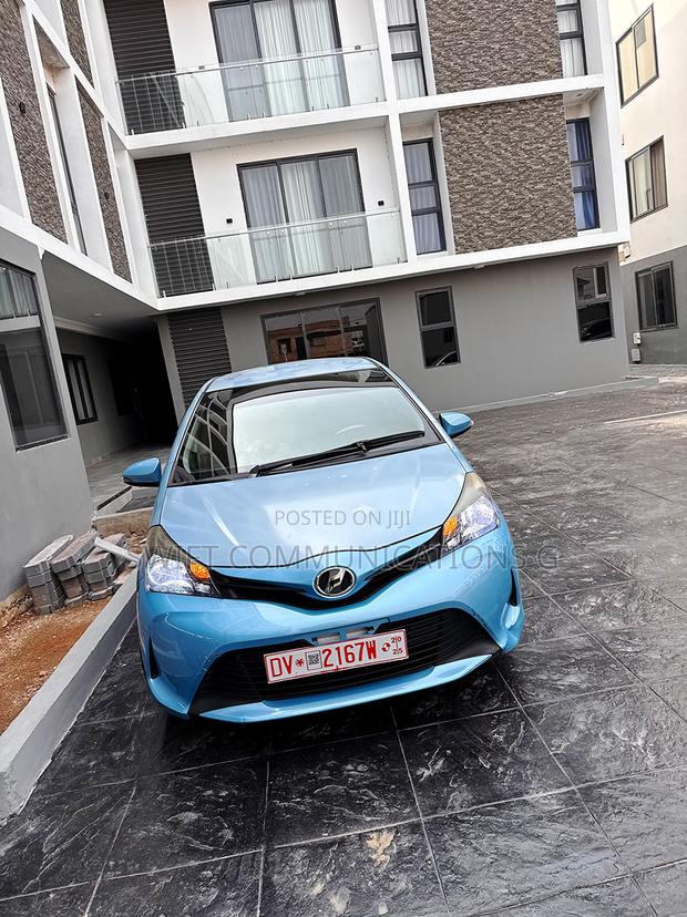 Toyota Vitz 1.3 FWD 5dr 2015 Blue