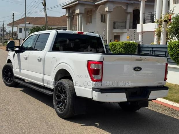 Ford F-150 LARIAT 2021 White