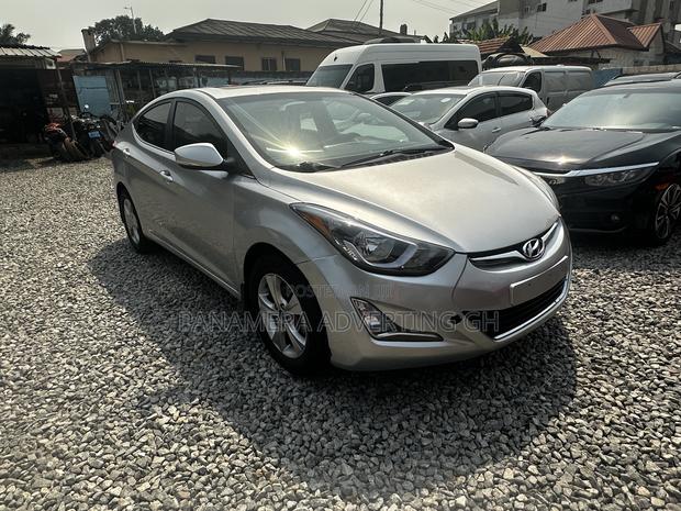 Hyundai Elantra SE Sedan FWD (1.8L 4cyl 6A) 2016 Gray