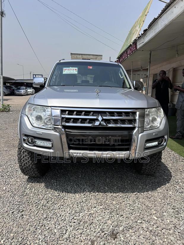 Mitsubishi Pajero V90 2.8 GLS/GLX 2017 Silver