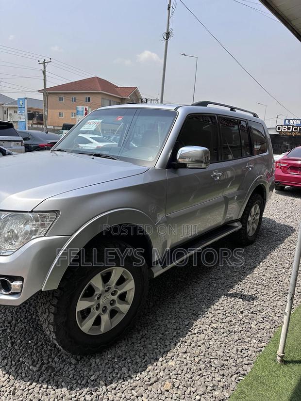 Mitsubishi Pajero V90 2.8 GLS/GLX 2017 Silver