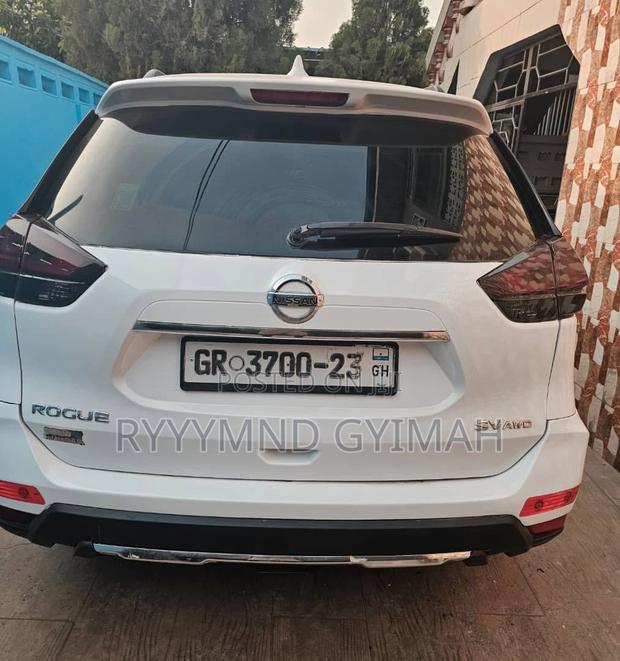 Nissan Rogue SV AWD 2017 White