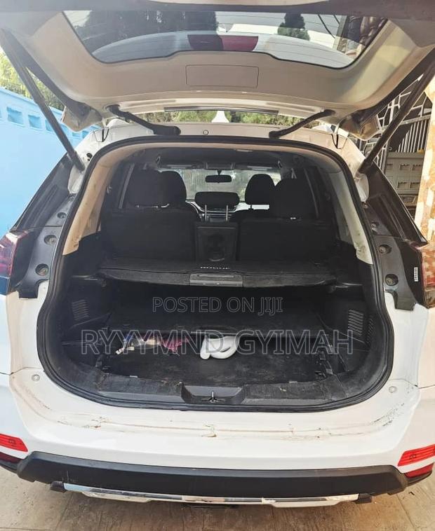 Nissan Rogue SV AWD 2017 White