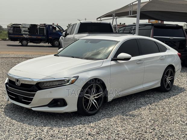 Honda Accord Touring 2.0T 2021 White