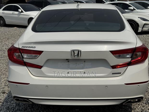 Honda Accord Touring 2.0T 2021 White