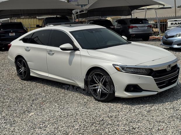 Honda Accord Touring 2.0T 2021 White