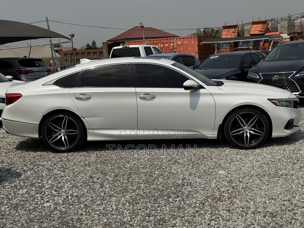 Honda Accord Touring 2.0T 2021 White