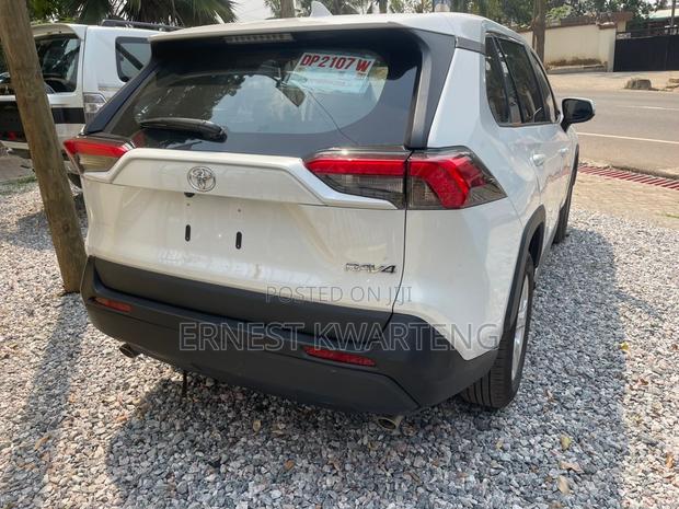 Toyota RAV4 2024 White