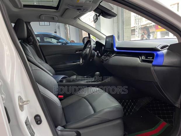 Toyota C-HR Limited 2022 White
