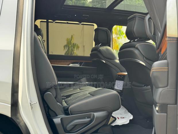Jeep Grand Wagoneer 2023 White