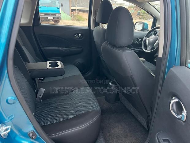 Nissan Versa 2017 Blue