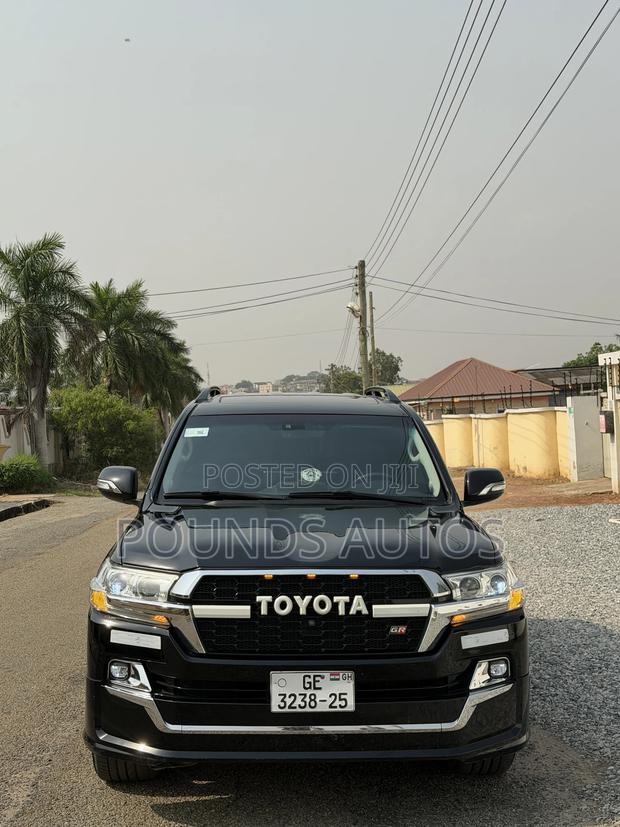 Toyota Land Cruiser 5.7 V8 GXR 2017 Black
