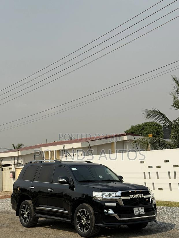 Toyota Land Cruiser 5.7 V8 GXR 2017 Black