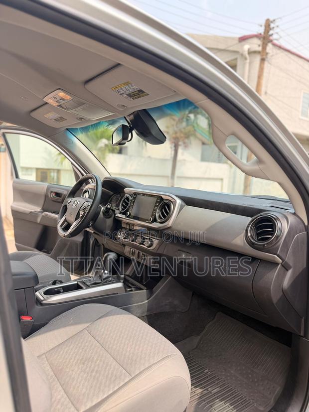 Toyota Tacoma 2023 Gray