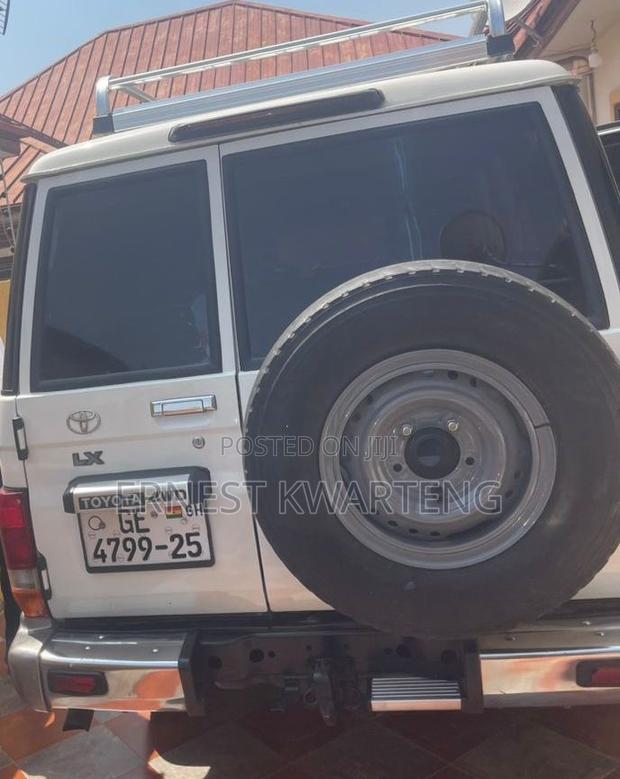 Toyota Land Cruiser 2015 White