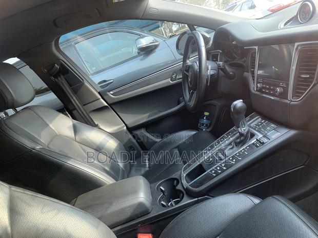 Porsche Macan 2016 Black