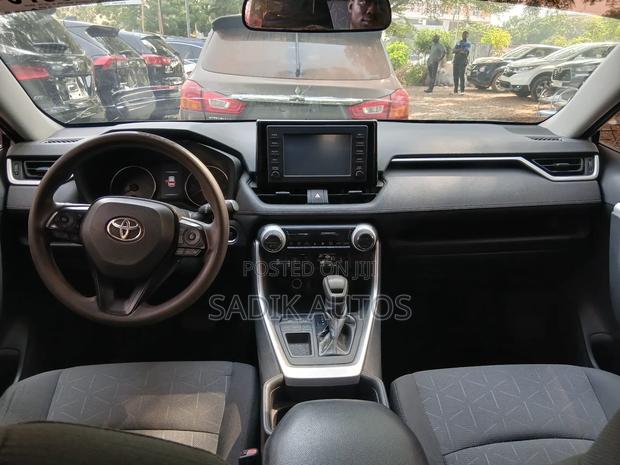 Toyota RAV4 XLE AWD 2019 Green