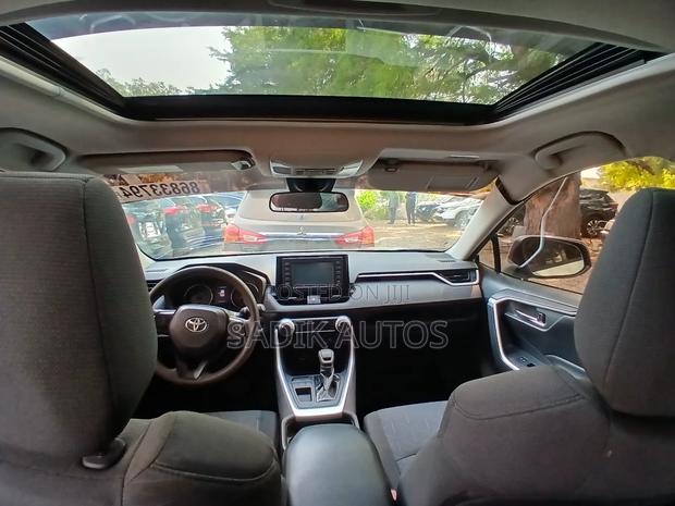 Toyota RAV4 XLE AWD 2019 Green