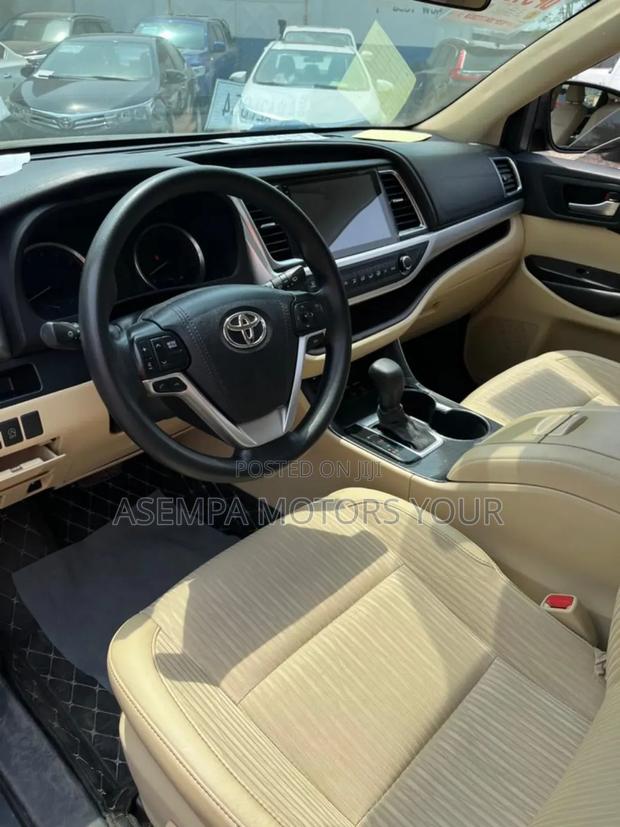 Toyota Highlander XLE 2021 Black