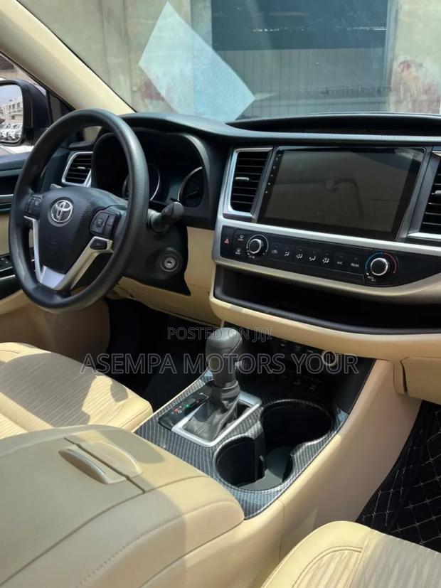 Toyota Highlander XLE 2021 Black