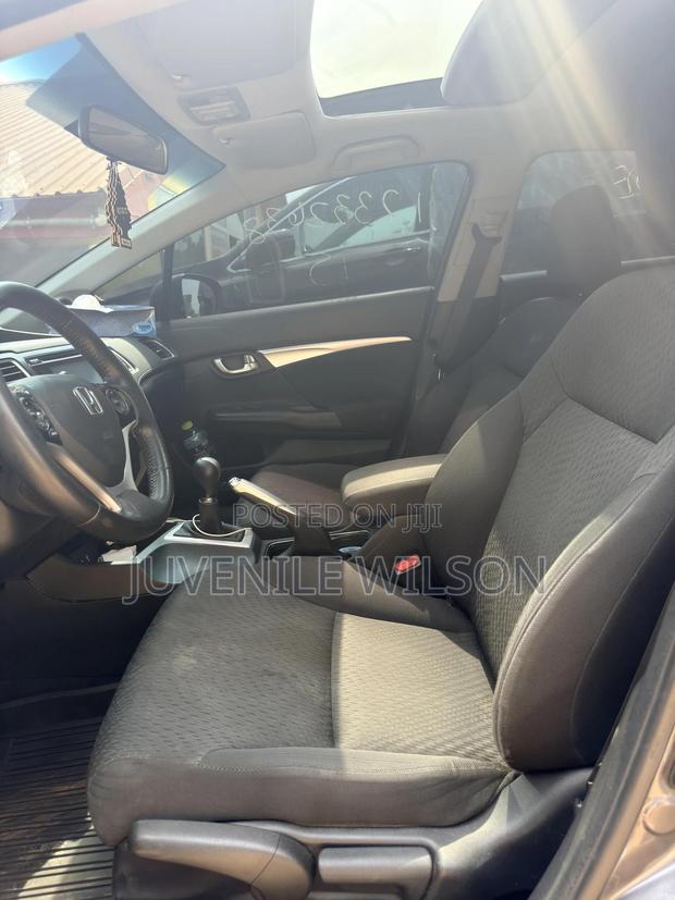 Honda Civic LX 4dr Sedan (1.8L 4cyl 5M) 2015 Gray
