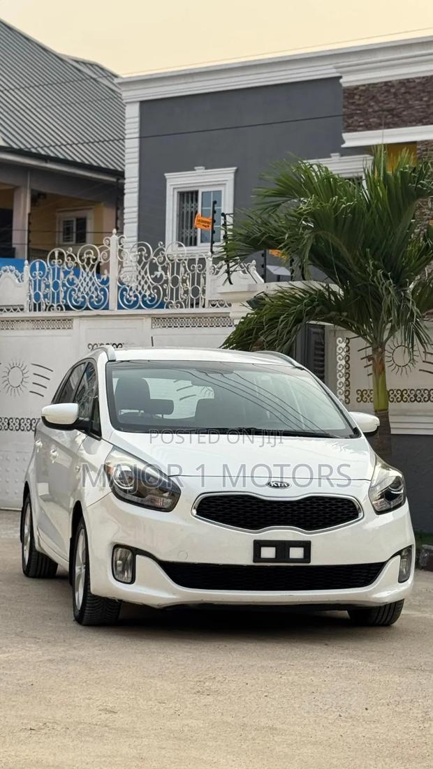 Kia Rondo 2015 White